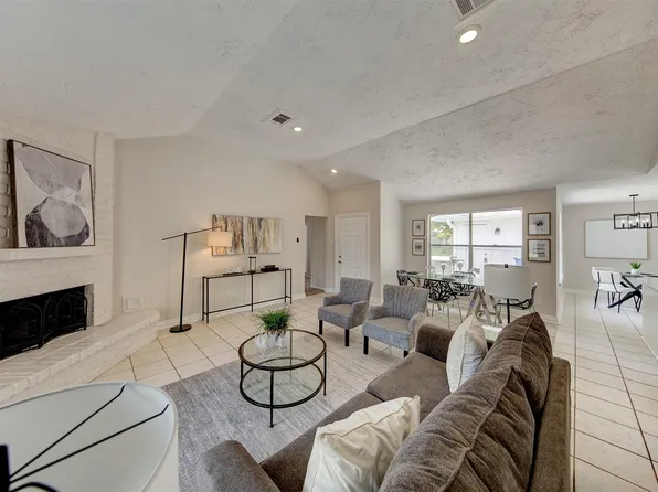 7811 Encinita Dr, Houston, TX 77083