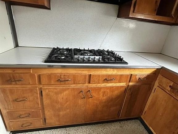 5th image of 14 Cook Rd