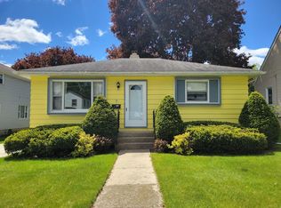 135 E Burnett St, Beaver Dam, WI 53916