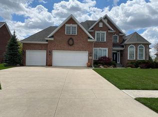 1599 Gleneagles Dr, Bowling Green, OH 43402