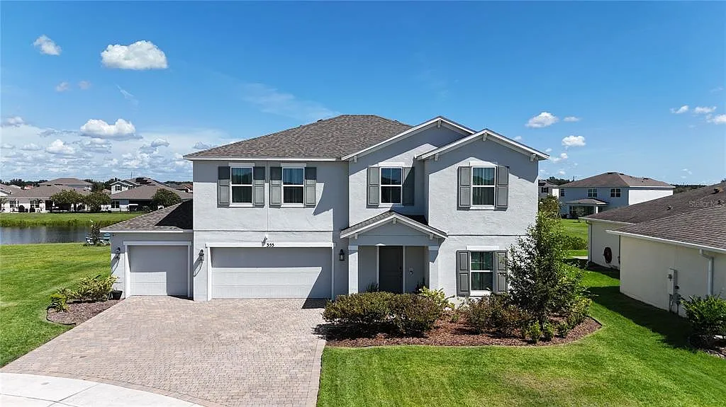 4 bed, 3.0 bath, 2852 sqft, $2,700 — Photo 1