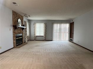 301 S Spring St APT 104, Independence, MO 64050