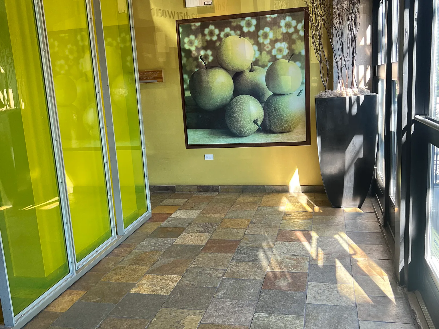 2 bed, 1000 sqft, $2,500 — Photo 4