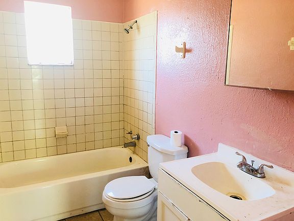 4th image of 506 Terry St