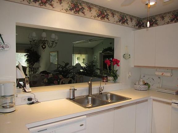 2nd image of 600 Saratoga Cir