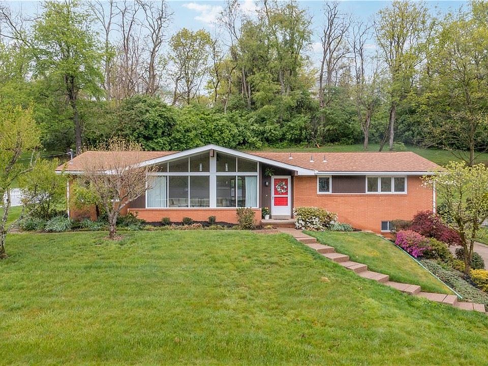 1st image of 2462 Huntington Dr