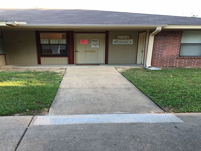 125 Elders Dr — Photo 9