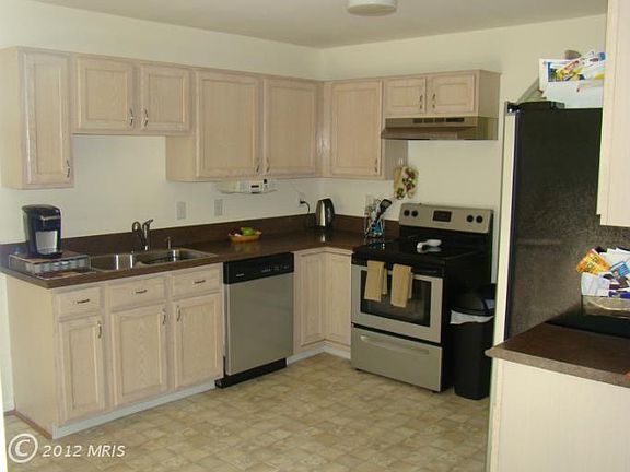 5th image of 13 Kimberly Dr