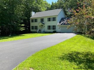116 Oakwood Dr, Gloversville, NY 12078