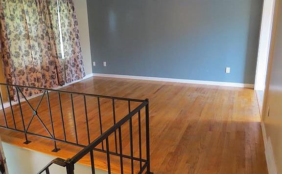 4th image of 4907 W Hill Dr