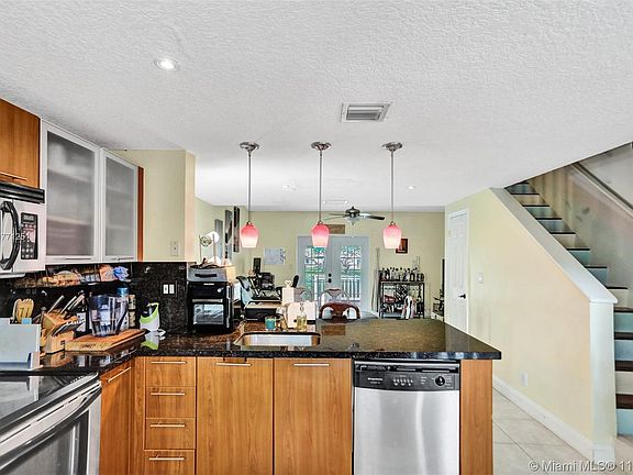 4th image of 2749 NE 15th St #2749