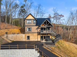 2232 Pinnacle Ridge Trl, Sevierville, TN 37876
