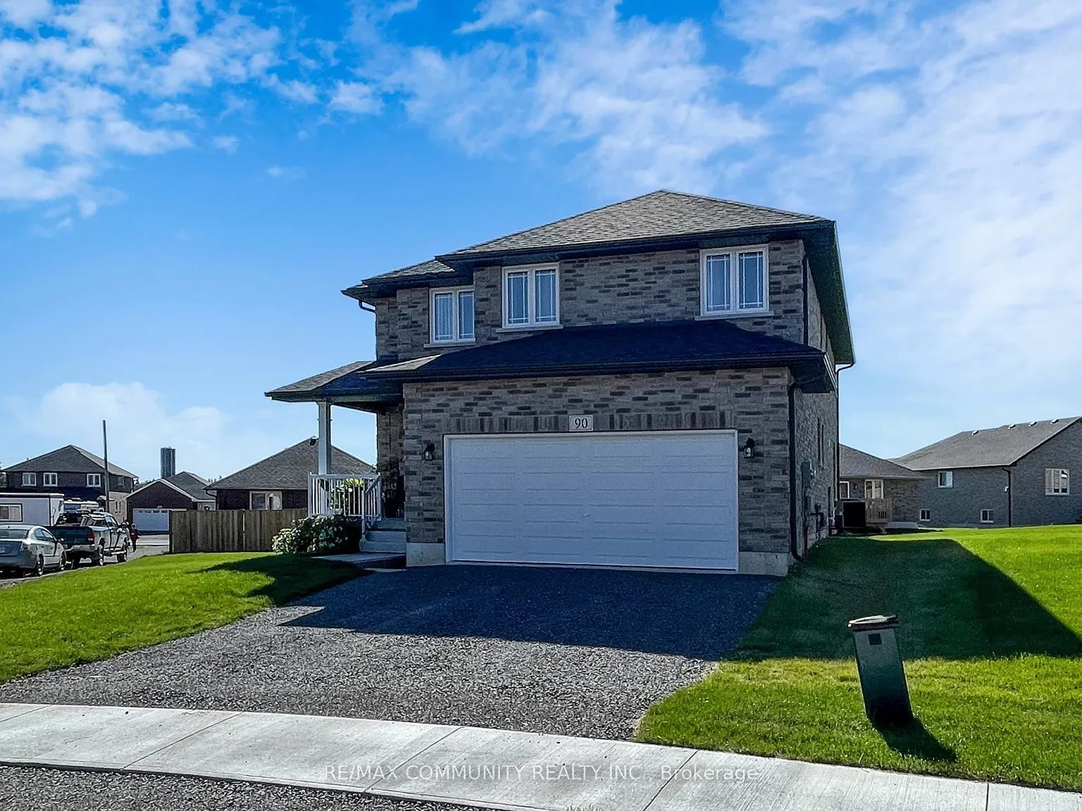 5 bed, $2,990 — Photo 1