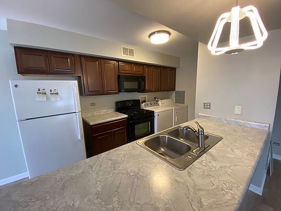 5th image of 1687 Cornell Dr