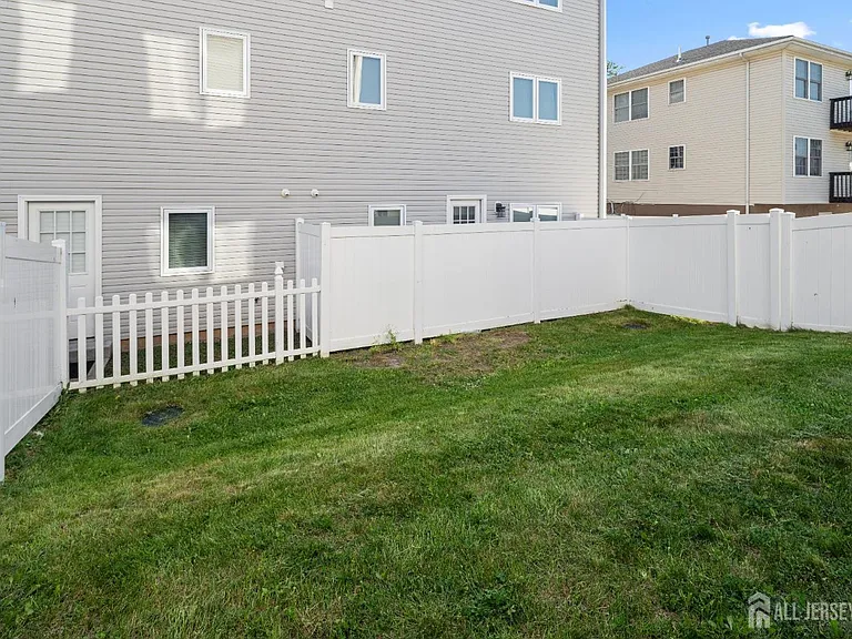22 Arcadia Pl #B — Photo 37