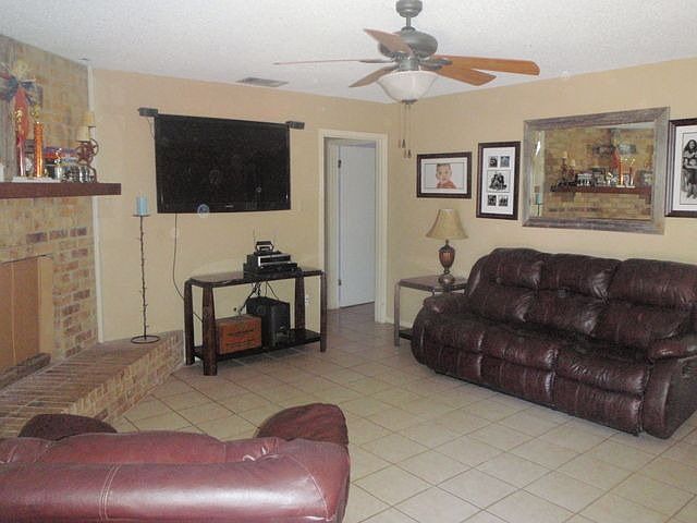 1st image of 519 Low Meadow Dr
