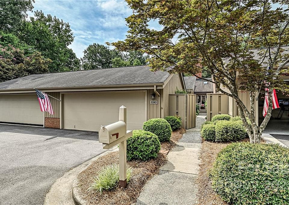 1st image of 5342 Sandtrap Ln