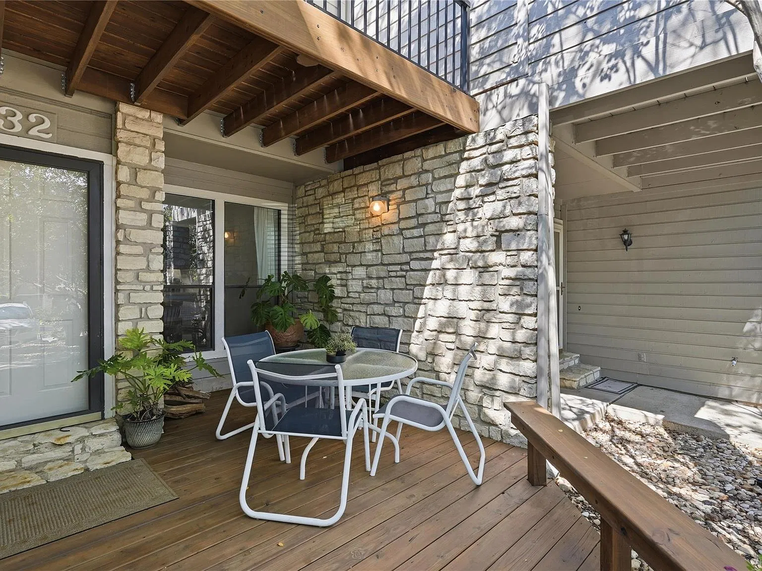 3 bed, 3.0 bath, 1408 sqft, $2,300 — Photo 3