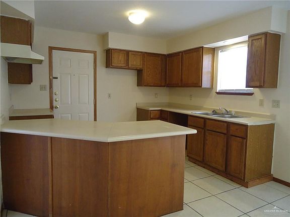 4th image of 2811 Kellie Dr