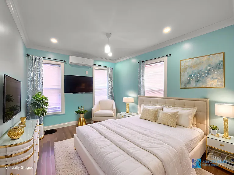 2154 E 23rd St #1 — Photo 5