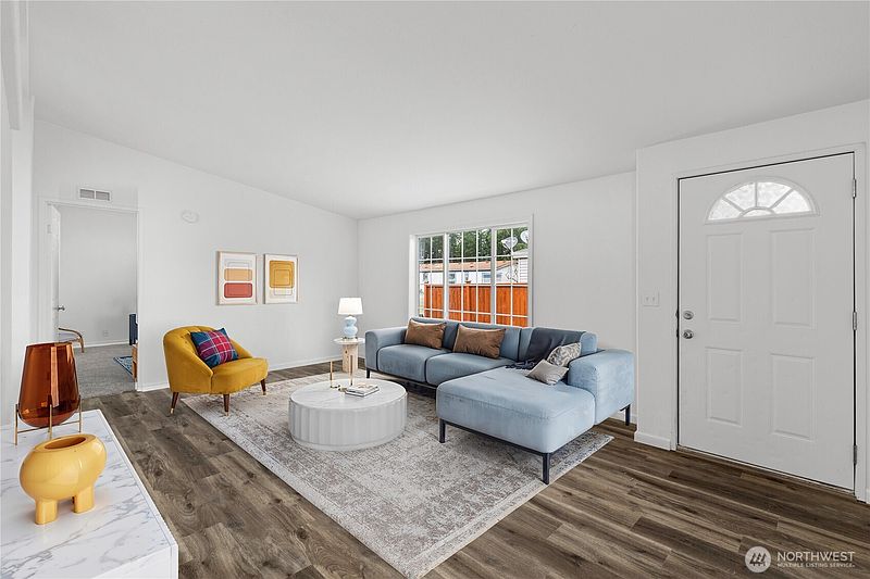 5th image of 20309 77th Avenue Ct E