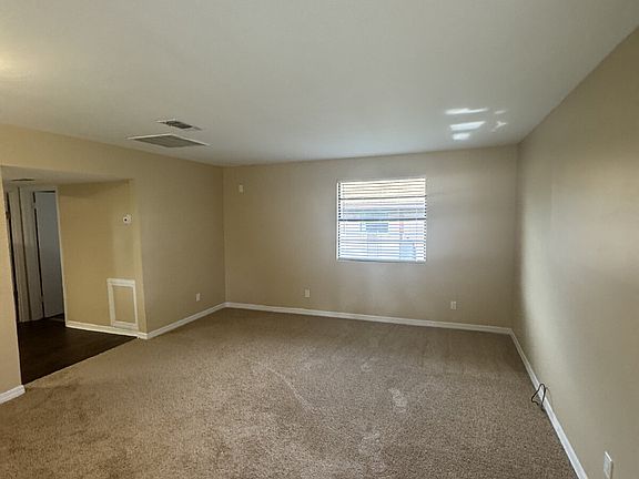4th image of 5223 Peach Ave APT B