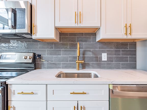 5th image of 146 Main St #101