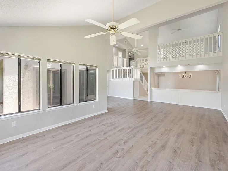 1219 Oakmont Dr — Photo 11