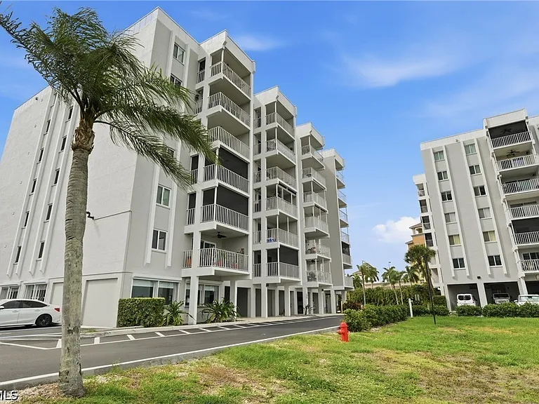 2885 Palm Beach Blvd #301 — Photo 20