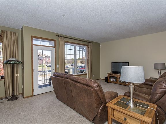 4th image of 1691 Village Trl E Unit 1