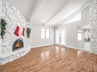 880 S Mission Cir, Springfield, MO 65809