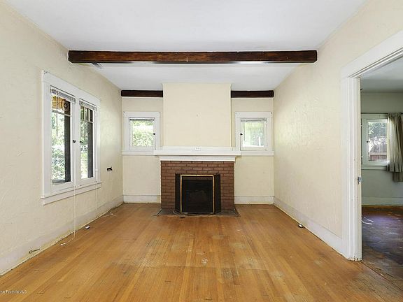 4th image of 1030 N Mentor Ave