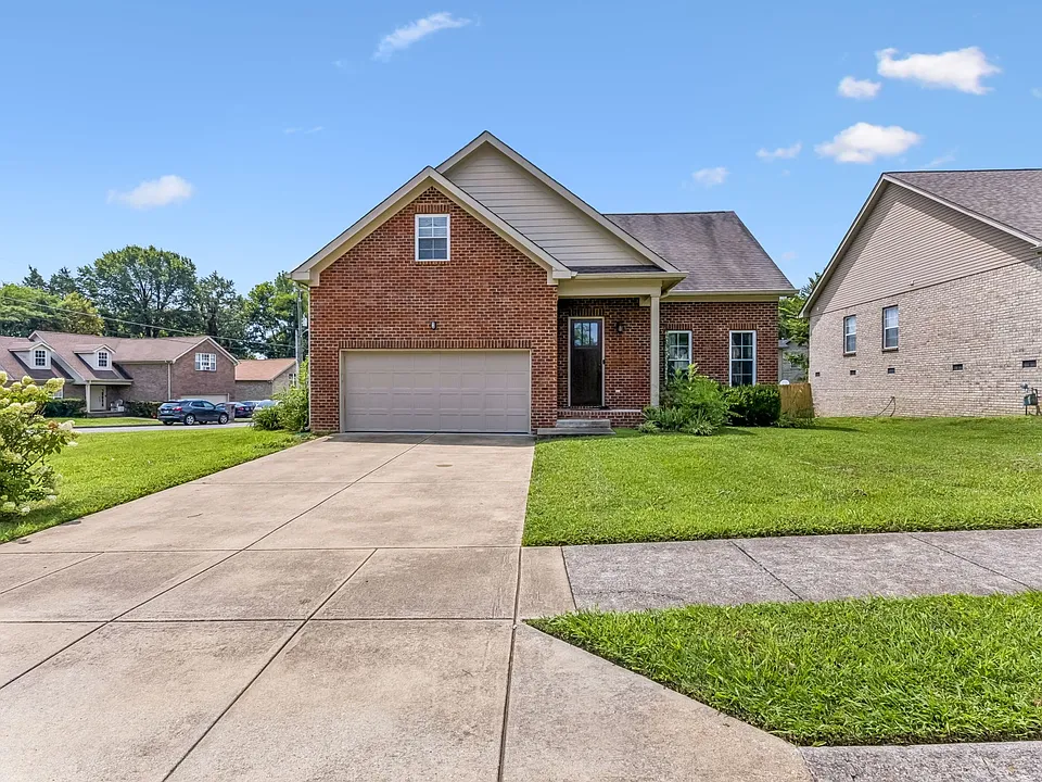 22 Twin Oaks Dr