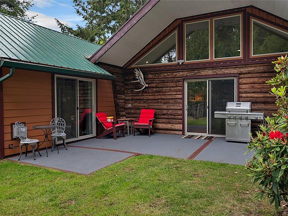 3rd image of 2249 Glenmore Rd