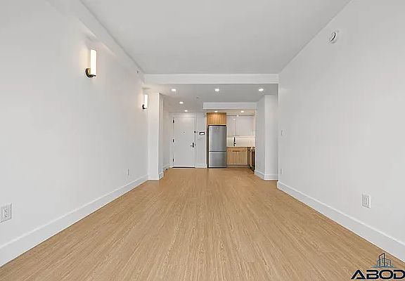 3rd image of 124 Erasmus St #1B
