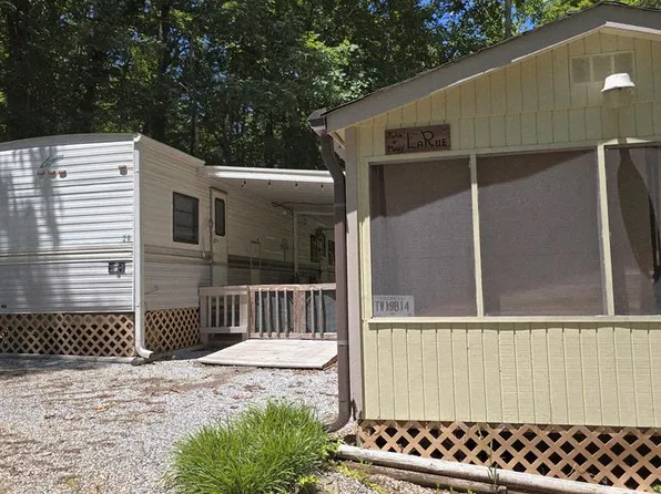 26 Terrace Cir, Cleveland, GA 30528