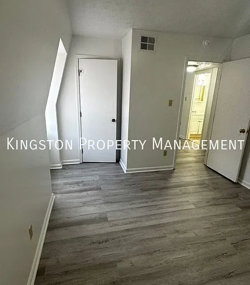 100 Summit Dr #11 — Photo 10