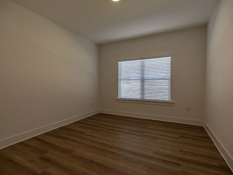 501 Huller Ave — Photo 15