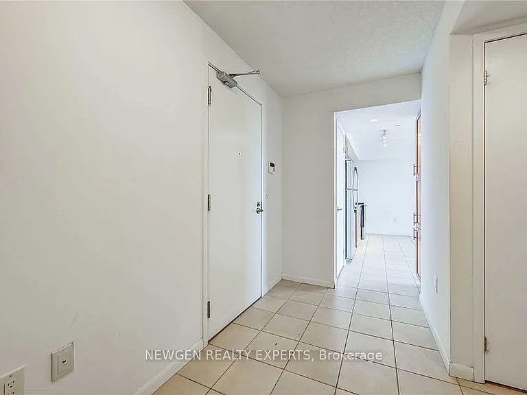 830 Lawrence Ave W #2405 — Photo 7