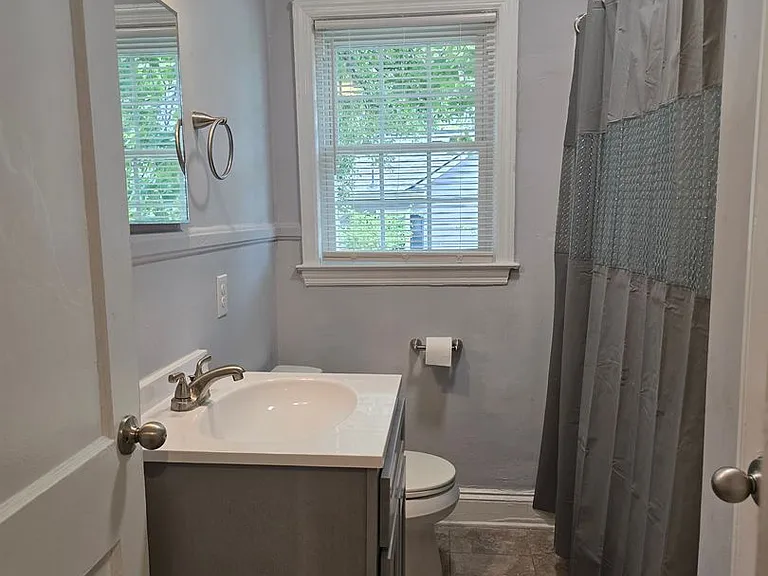 919 Chester Cir — Photo 12