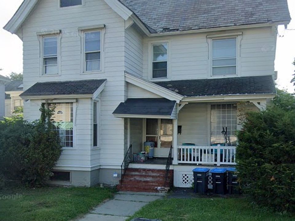 1st image of 188 1st St #1R