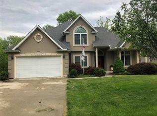 405 Sycamore Dr, Richmond, MO 64085