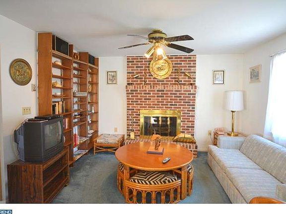 2nd image of 21025 Rogers Ave