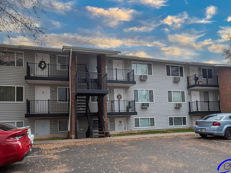 Green Acres — Photo 35