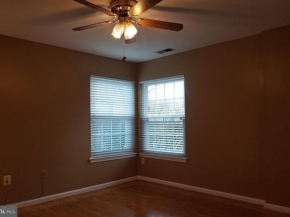 3rd image of 308 Blue Water Ct Unit 101