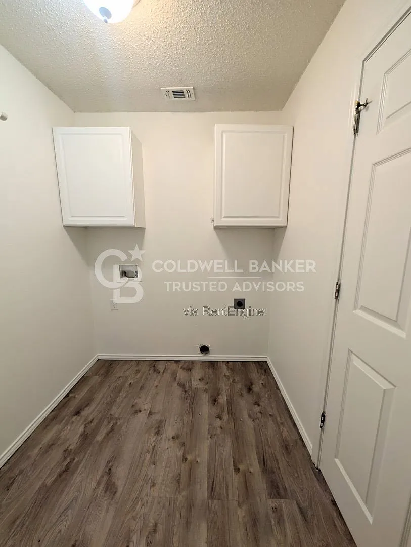 3 bed, 2.0 bath, 1585 sqft, $1,475 — Photo 4