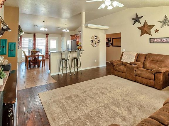 5th image of 104 Woodridge
