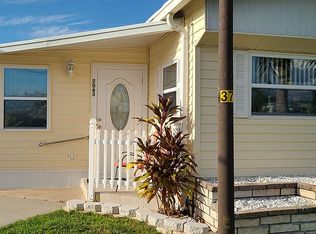 2063 S Mobile Estates Dr, Sarasota, FL 34231