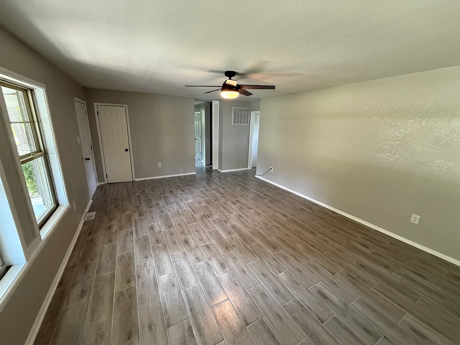 3 bed, 1200 sqft, $1,500 — Photo 4