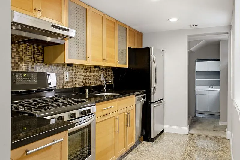 2 bed, 2.5 bath, 1551 sqft, $2,300 — Photo 4